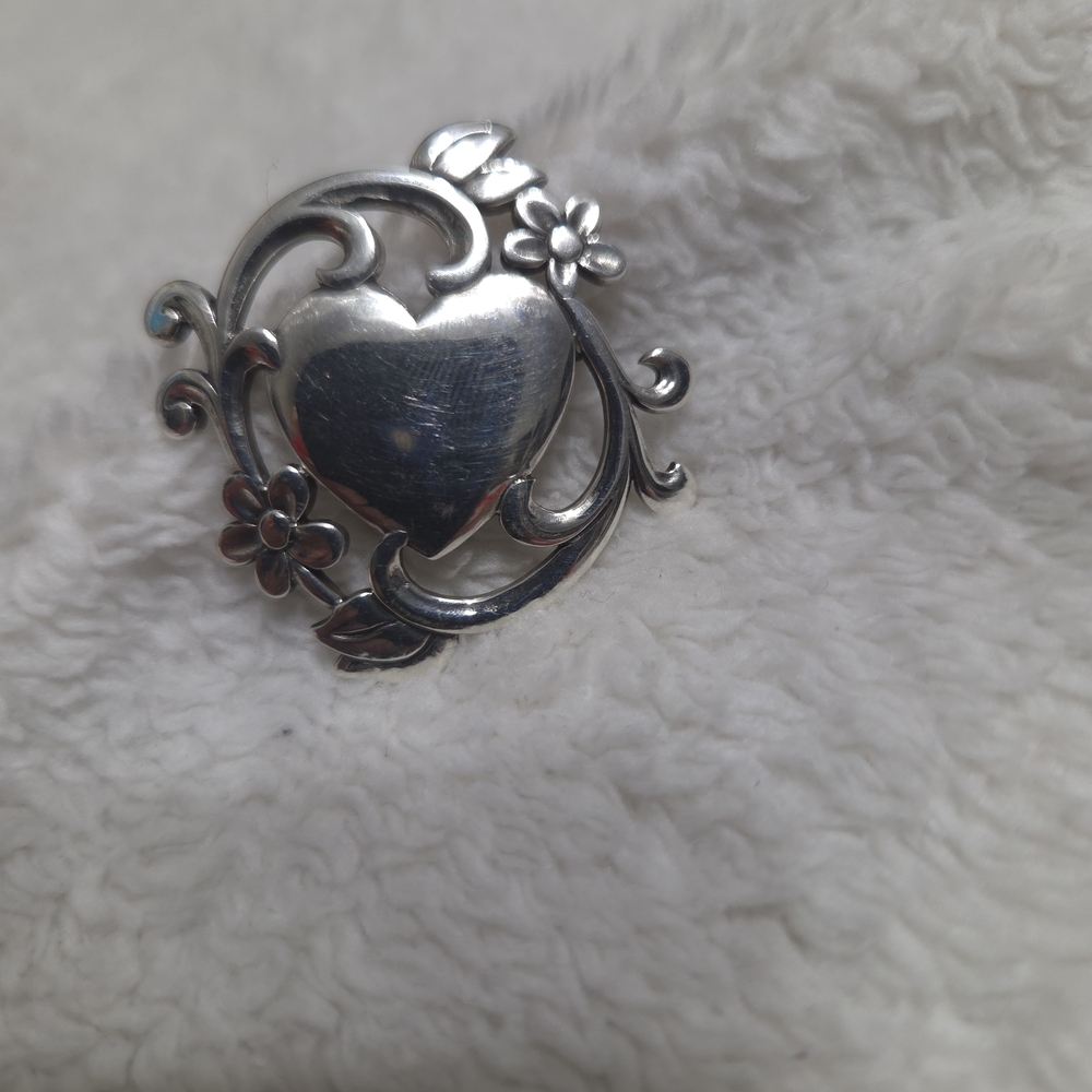 Jame Avery Sterling 925 Elegant Silver Heart Floral Brooch